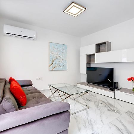 Cosy Apartment Steps To St George'S Bay Saint Julian's Εξωτερικό φωτογραφία