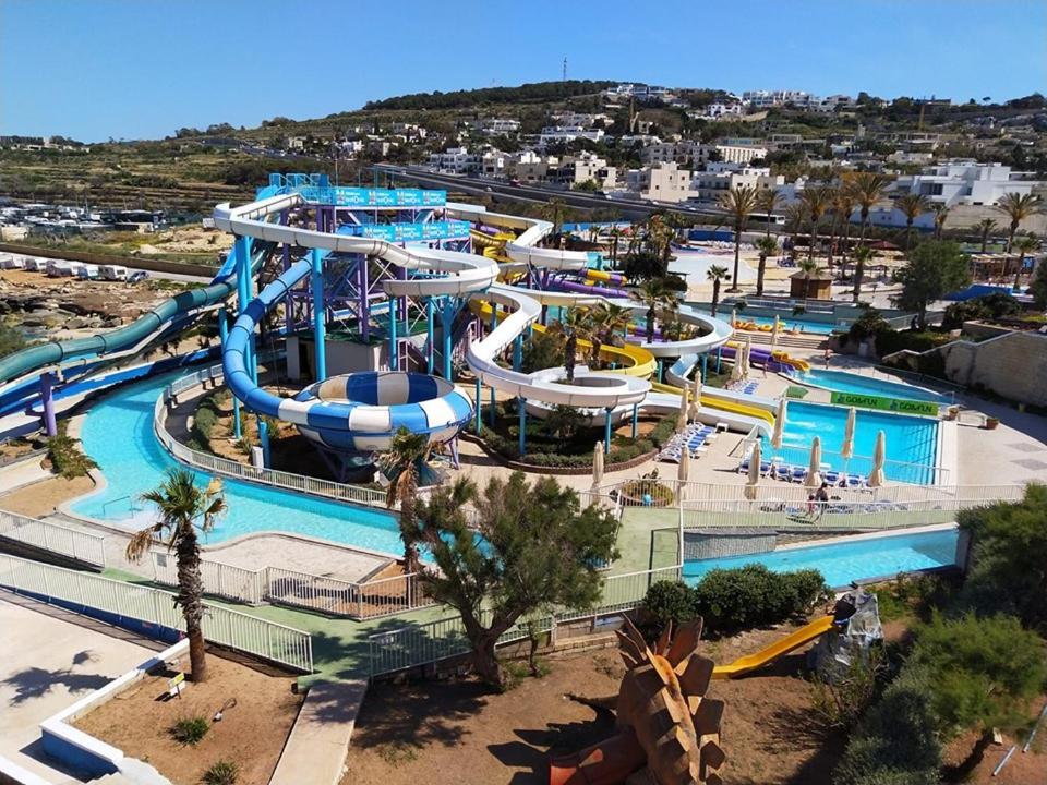 Cosy Apartment Steps To St George'S Bay Saint Julian's Εξωτερικό φωτογραφία