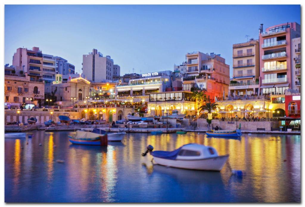 Cosy Apartment Steps To St George'S Bay Saint Julian's Εξωτερικό φωτογραφία