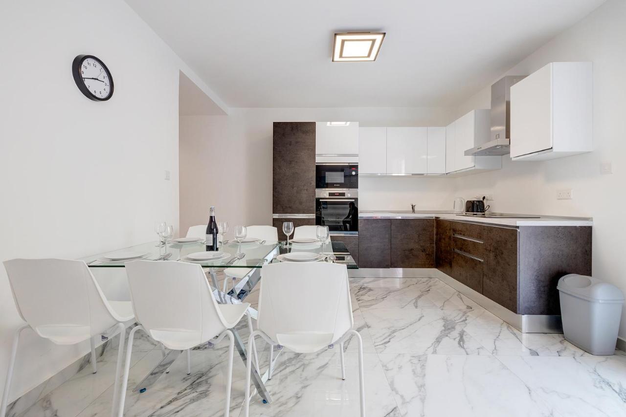Cosy Apartment Steps To St George'S Bay Saint Julian's Εξωτερικό φωτογραφία