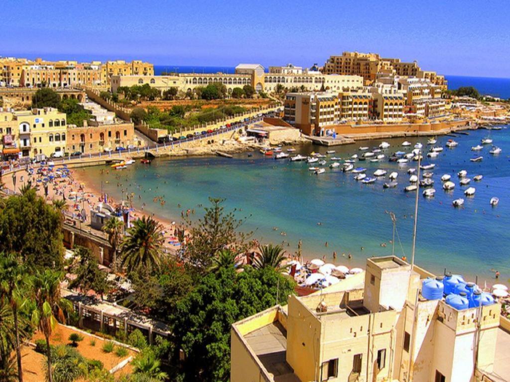 Cosy Apartment Steps To St George'S Bay Saint Julian's Εξωτερικό φωτογραφία