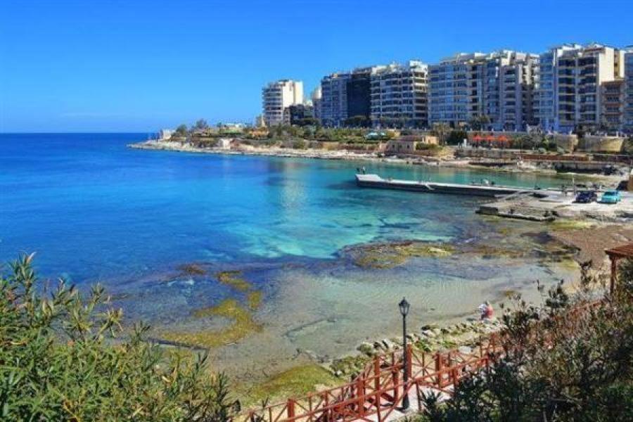 Cosy Apartment Steps To St George'S Bay Saint Julian's Εξωτερικό φωτογραφία