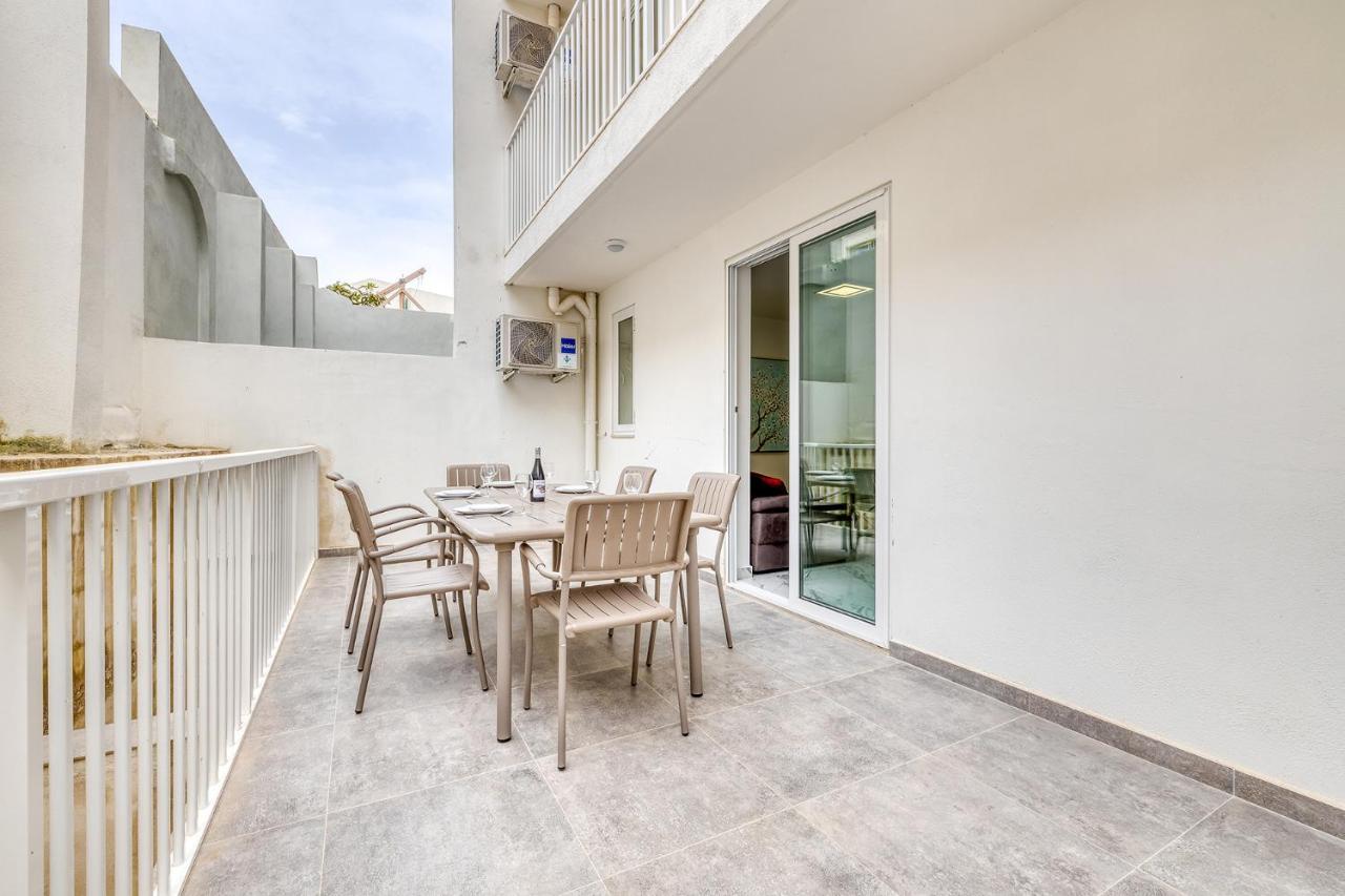 Cosy Apartment Steps To St George'S Bay Saint Julian's Εξωτερικό φωτογραφία